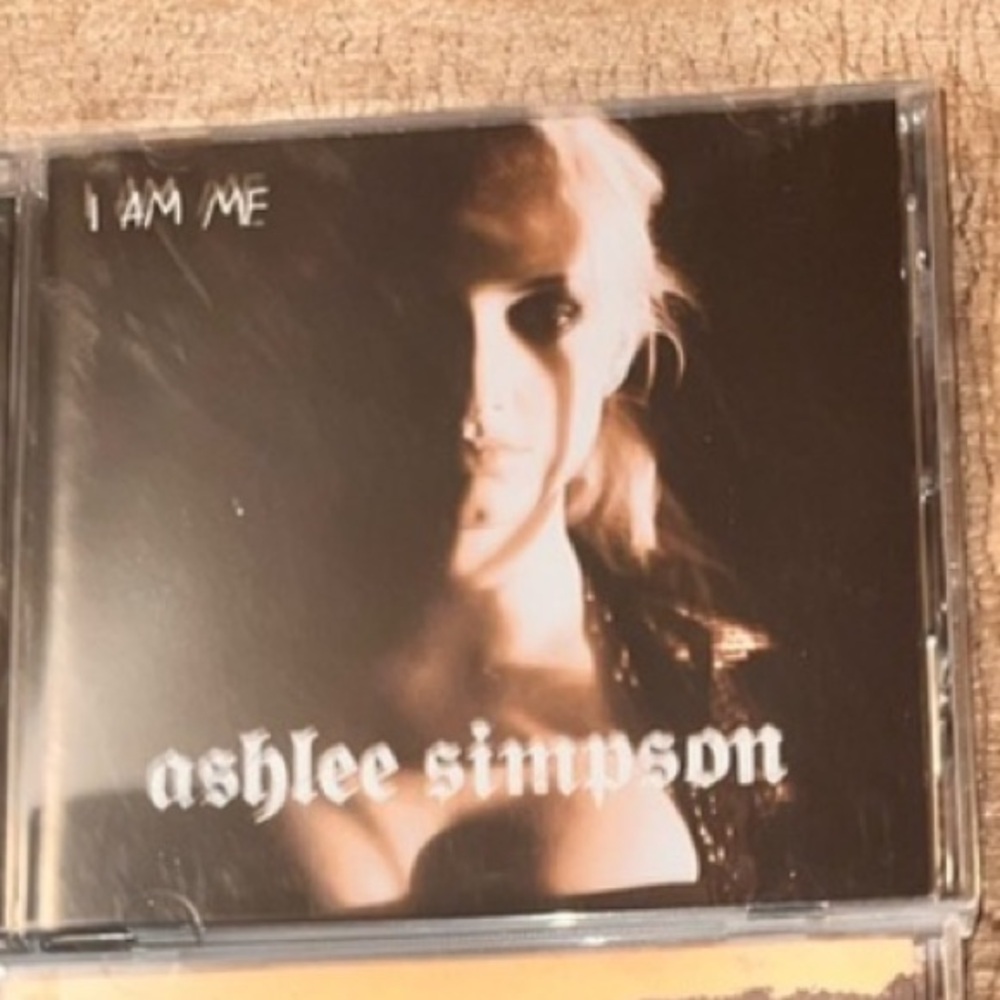 Ashlee Simpson CD I am me